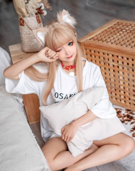 美女校花张开腿让我电影