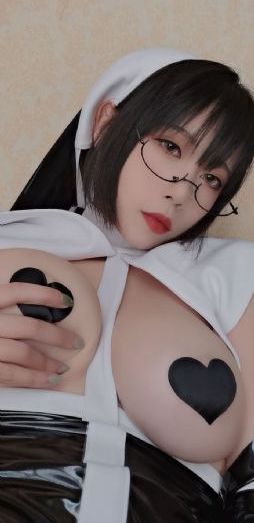 《本能》西班牙